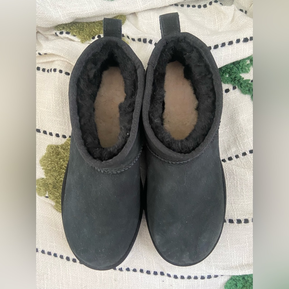 UGG CLASSIC ULTRA MINI